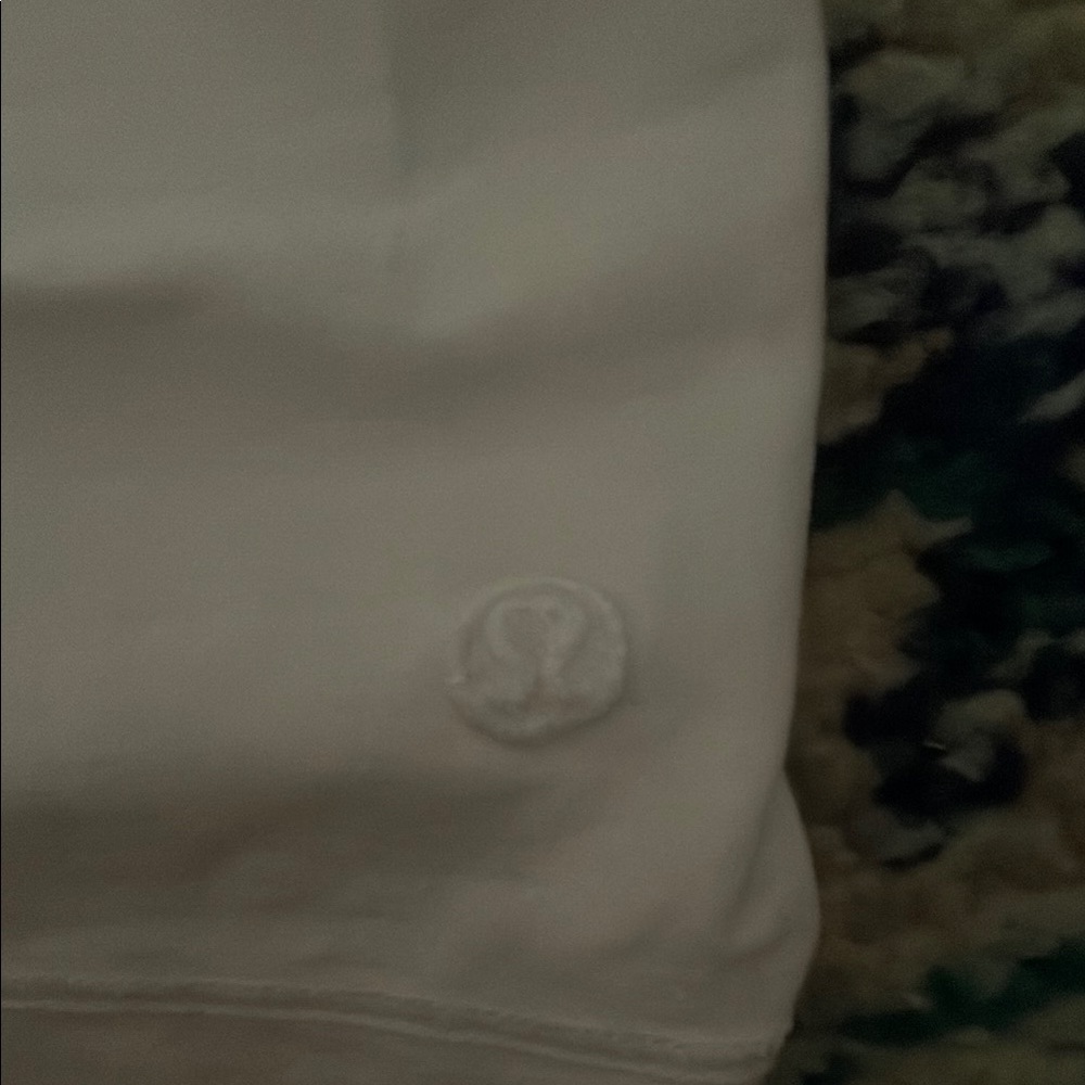 White Sleeveless Women's Top - Picture 2 of 3